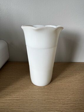 White Decorative Scalloped Milk Glass Vase